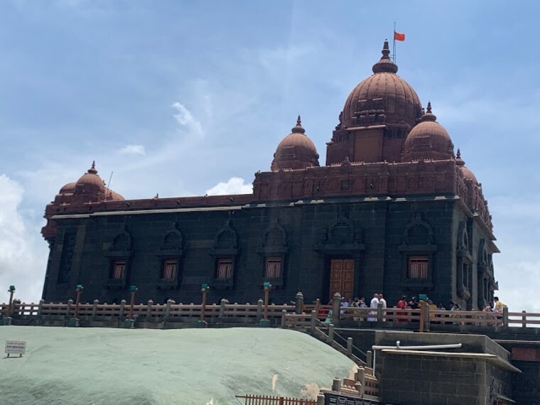 Thiruvalluvar Statue-2